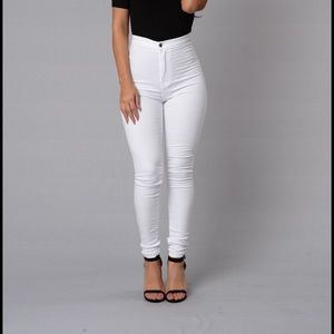 Fashion Nova Jeans - White skinny jeans Fashion Nova Jeans - White skinny jeans